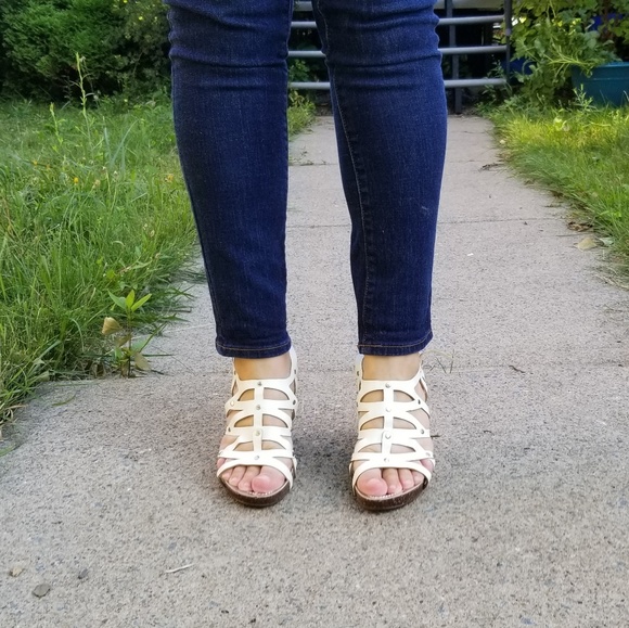 [Anne Klein] White strappy wedge sandal - Picture 2 of 2